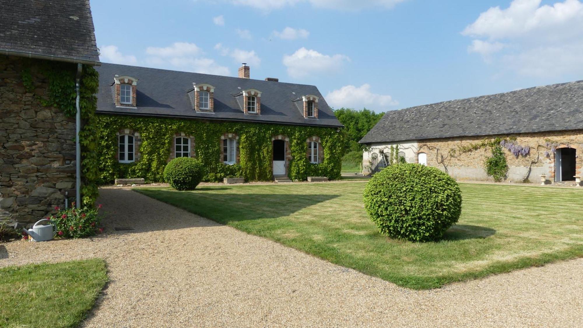 La Petite Lande Bed & Breakfast Ménil Екстериор снимка