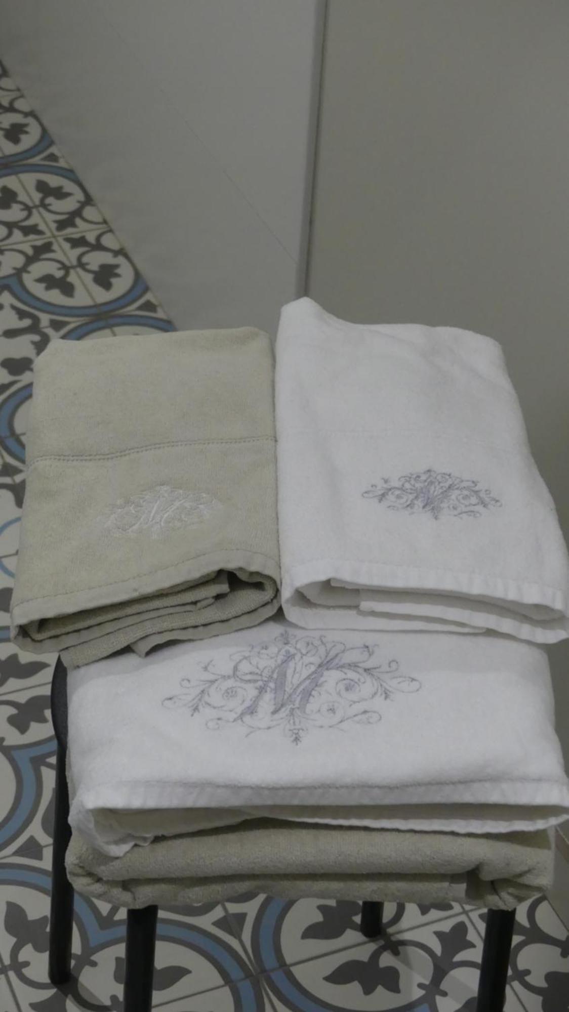 La Petite Lande Bed & Breakfast Ménil Екстериор снимка
